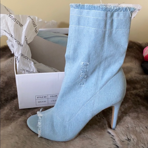 Heels - Picture 2 of 2